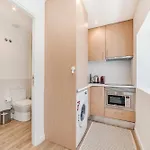 Campolide Duplex Διαμέρισμα *