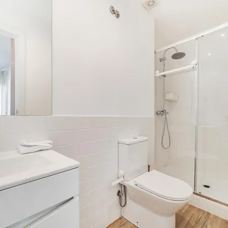 Campolide Duplex Apartman *