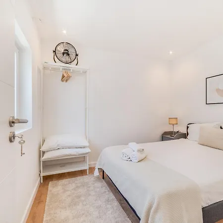 Campolide Duplex Apartman *