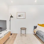 Apartamento Campolide Duplex *