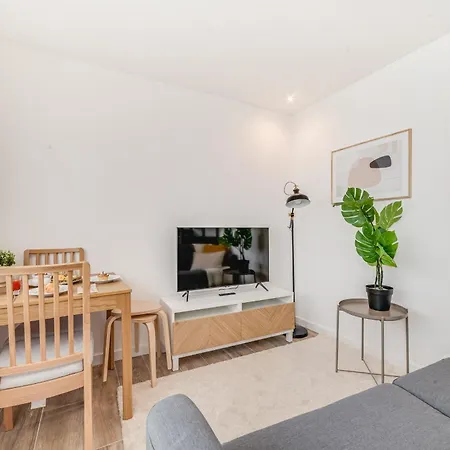 Campolide Duplex Apartment