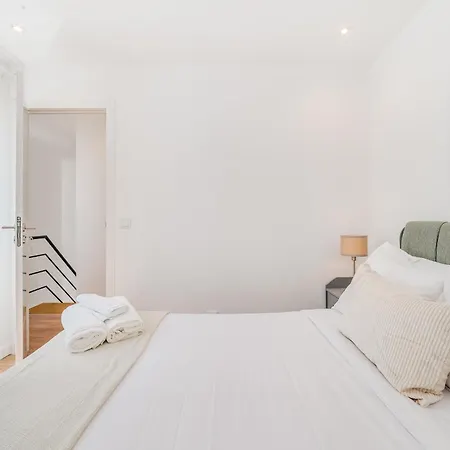 Campolide Duplex Apartment