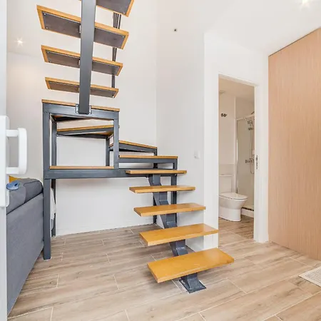 Campolide Duplex Apartment *