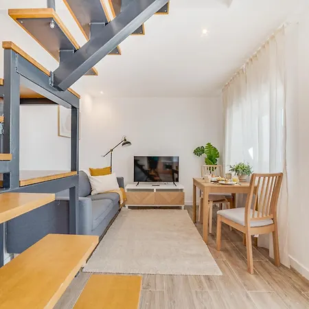 Campolide Duplex Apartment